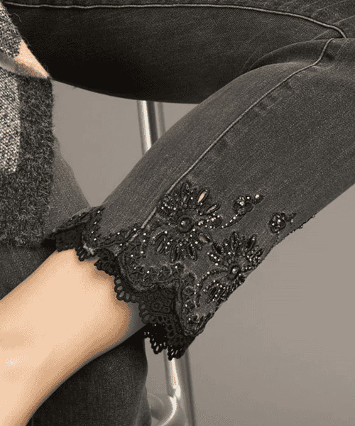 Alternative view of Dazzling Jeans